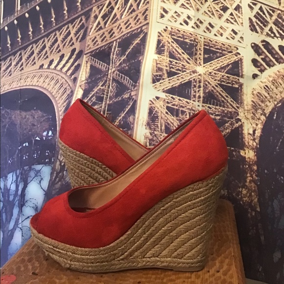 Spring wedge shoe - Picture 2 of 2